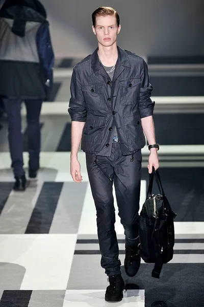 Look 27